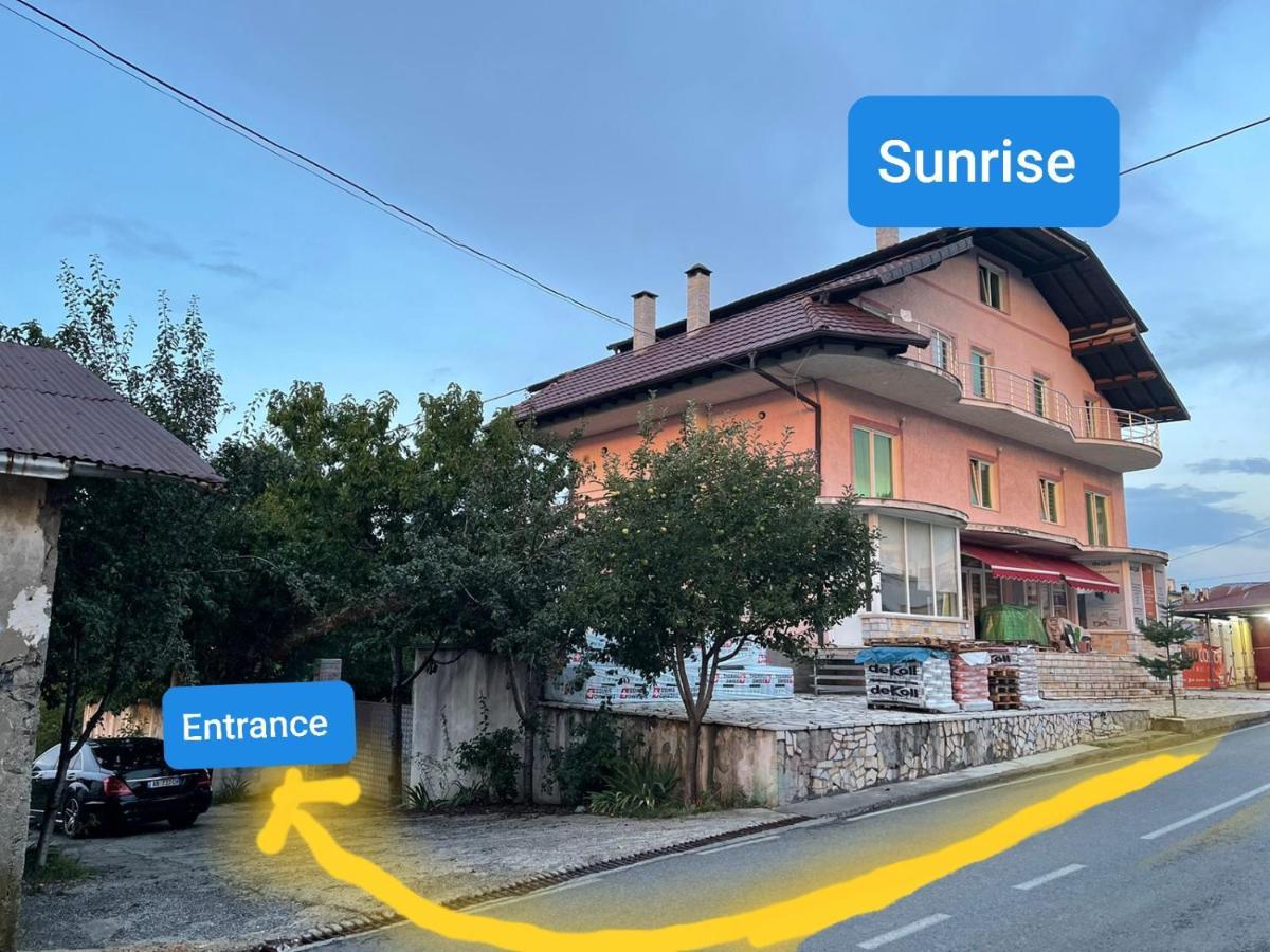 Sunrise Lindita Puke Екстериор снимка
